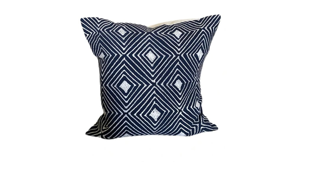 BATIQUA NAVY ZIG ZAG PATTERN BATIK PILLOW COVER